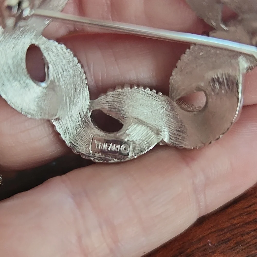 Crown‎ Trifari Silvertone Brooch